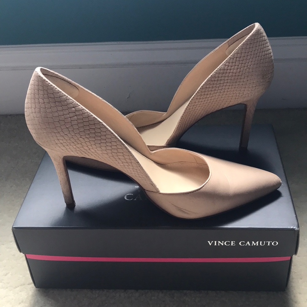 Vince Camuto Nude pumps